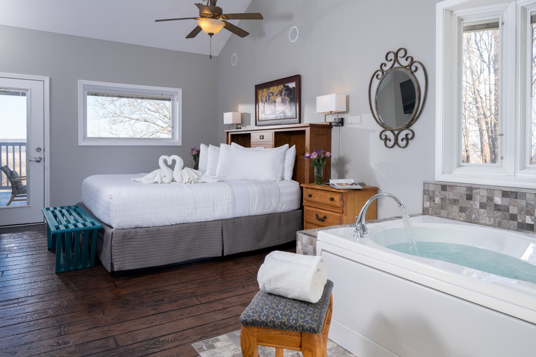 2 Bedroom Suite with Tub