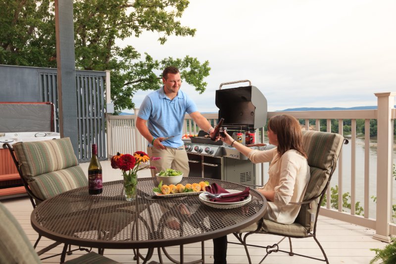 Personal gas grills for guests at Hermann Hill